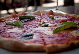 PAGOTXA RZk: Pizza (tomate, mozzarela, albaka eta antxoilekin)