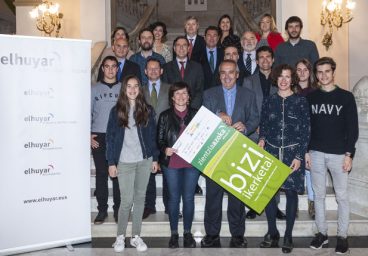 Elhuyarren Zientzia Azoka, bihar Plaza Barrian