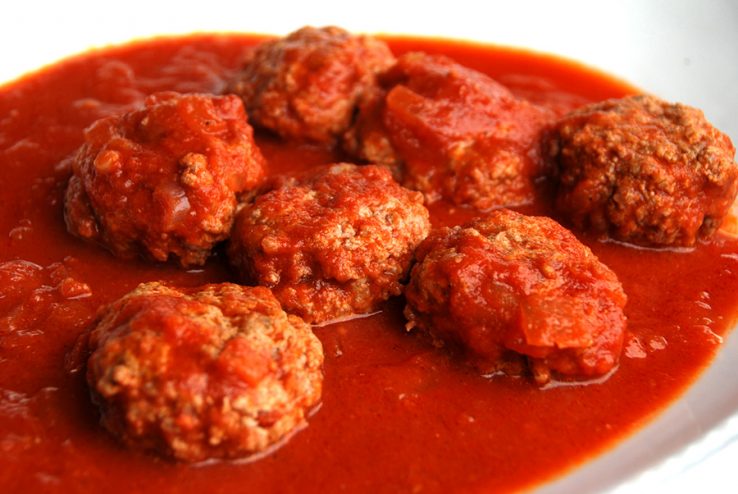 Pagotxa RZk: Almandrongilak edo albondigak tomate saltsan